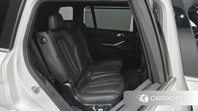 BMW X7 (G07) 2025 Белый из Кореи, фото 2