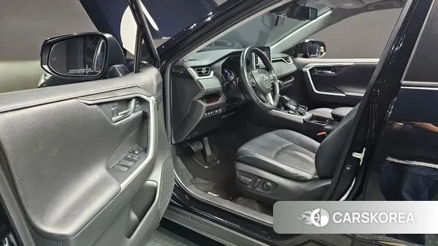 Toyota RAV4 5th Generation 2020 Черный из Кореи, фото 2