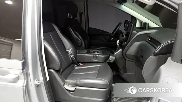 Hyundai Staria 2022 Серебряный из Кореи, фото 2