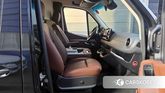 Mercedes-Benz Sprinter 2024 Черный из Кореи, фото 2