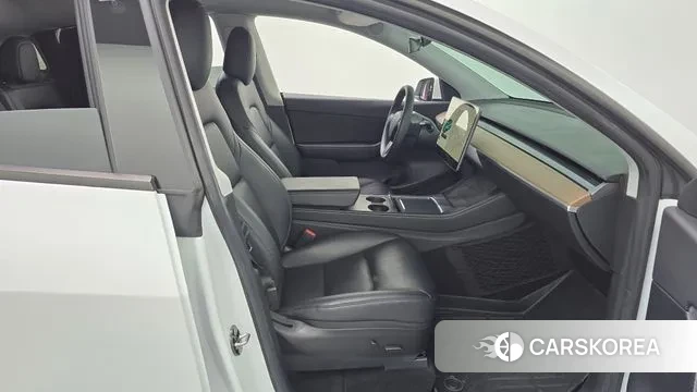 Tesla Model Y 2021 Белый из Кореи, фото 2