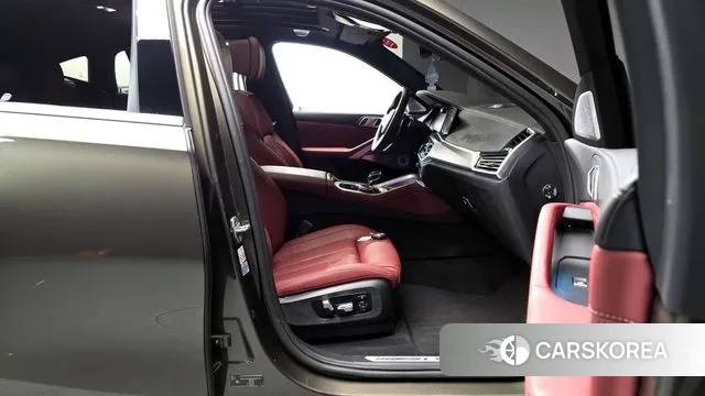 BMW X6 (G06) 2021 Золотой из Кореи, фото 2