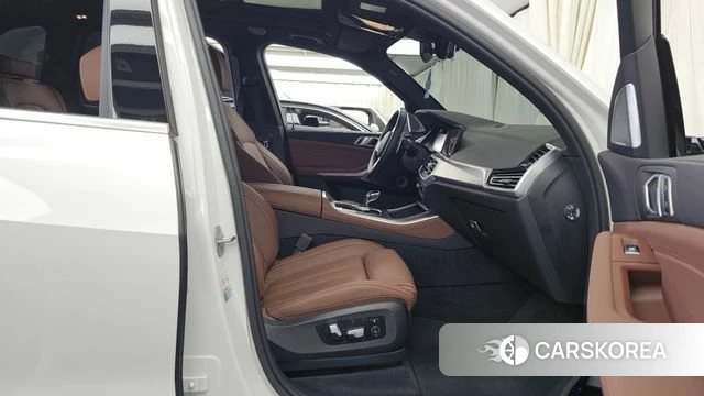 BMW X5 (G05) 2021 Белый из Кореи, фото 2