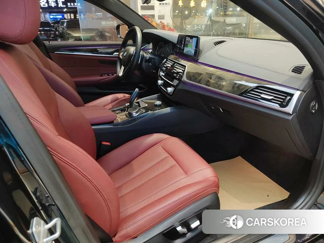 BMW 5 series 2018 Черный из Китая, фото 2