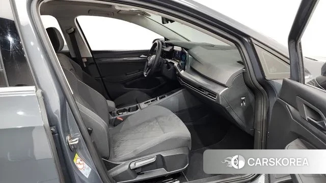 Volkswagen Golf 8th Generation 2022 Серый из Кореи, фото 2