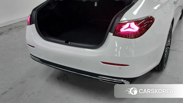 Mercedes-Benz E-Class W214 2024 Белый из Кореи, фото 2