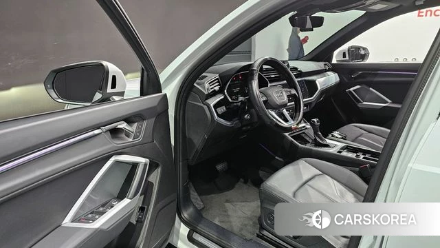 Audi Q3 (F3) 2022 Белый из Кореи, фото 2