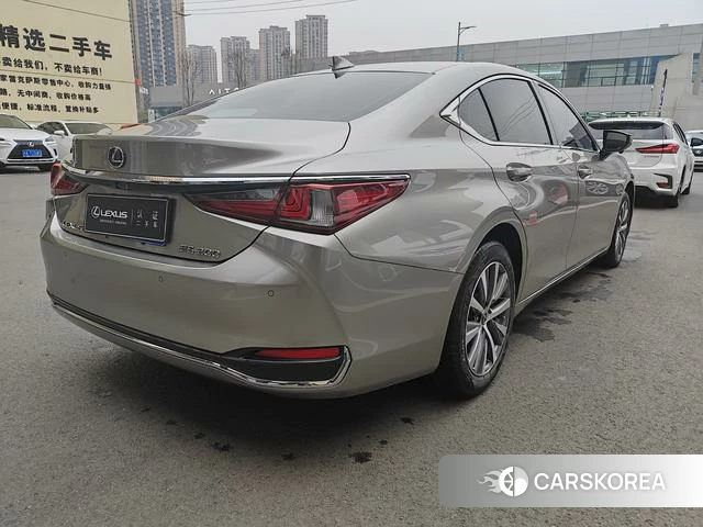Lexus ES 2021 Серебристо-серый из Китая, фото 2
