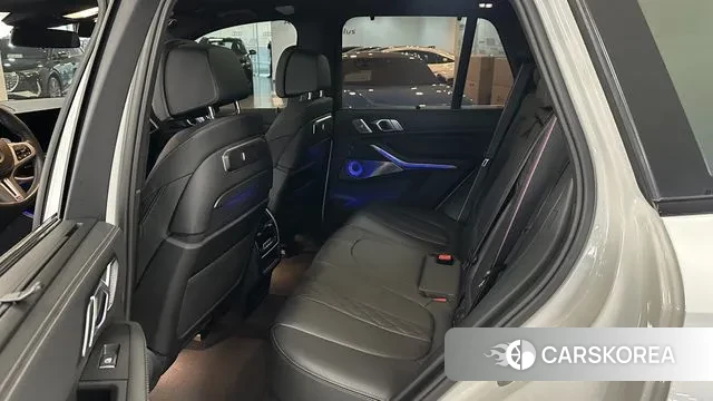 BMW X5 (G05) 2024 Жемчужный цвет из Кореи, фото 2