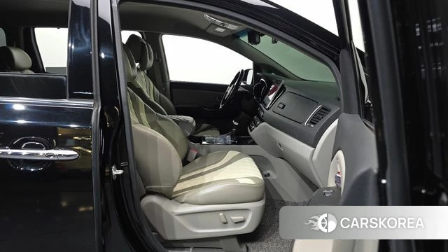Kia The New Carnival 2018 Черный из Кореи, фото 2
