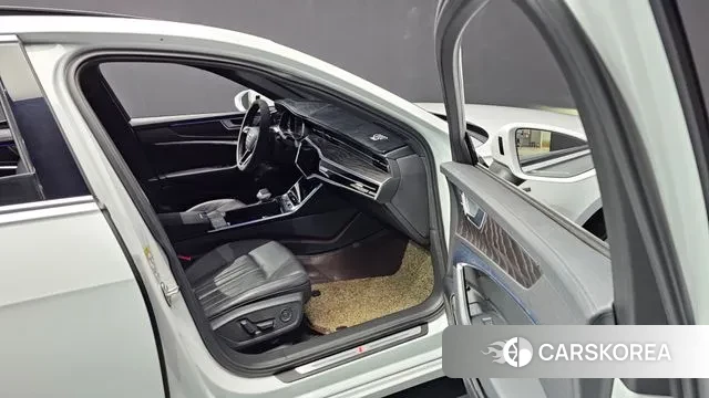 Audi A6 (C8) 2020 Белый из Кореи, фото 2