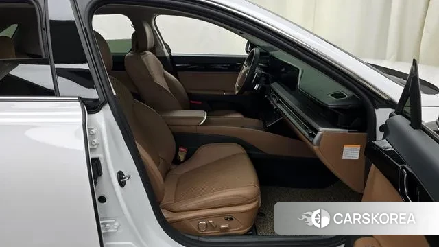 Hyundai Grandeur Hybrid (GN7) 2023 Белый из Кореи, фото 2