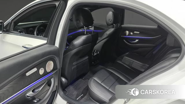 Mercedes-Benz E-Class W213 2023 Белый из Кореи, фото 2