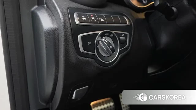 Mercedes-Benz C-Class W205 2022 Белый из Кореи, фото 2