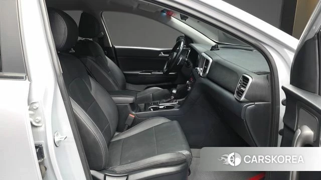 Kia Sportage The Bold 2021 Серебристо-серый из Кореи, фото 2