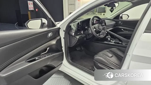 Hyundai Avante (CN7) 2023 Белый из Кореи, фото 2