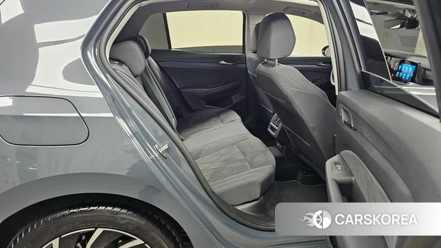 Volkswagen Golf 8th Generation 2024 Серый из Кореи, фото 2