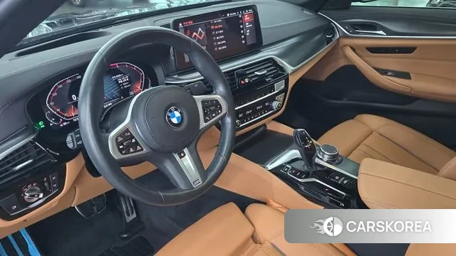 BMW 5 Series (G30) 2023 Серый из Кореи, фото 2