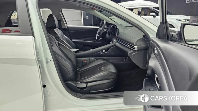 Hyundai The New Avante (CN7) 2024 Белый из Кореи, фото 2
