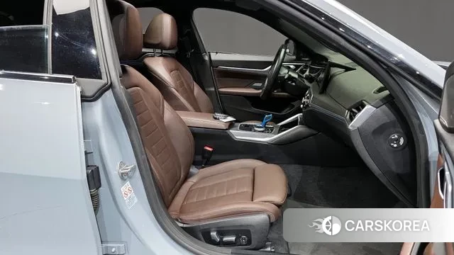 BMW i4 2022 Цвет галактики из Кореи, фото 2