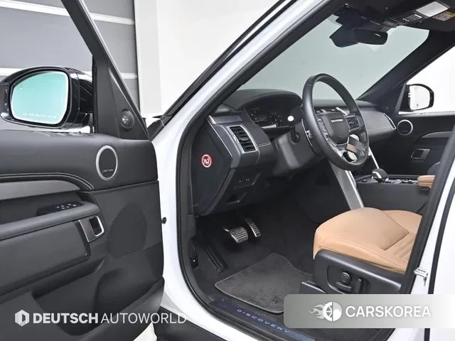 Land Rover Discovery 5 2024 Белый из Кореи, фото 2