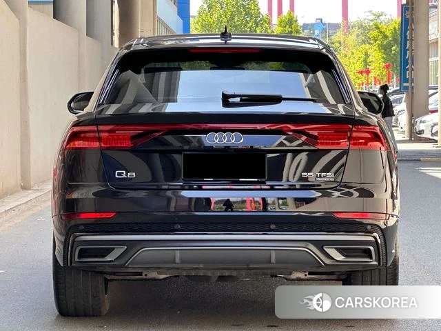 Audi Q8 2022 Черный из Китая, фото 2