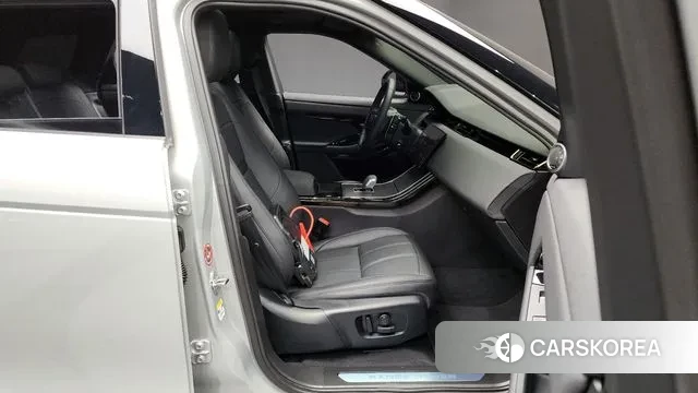 Land Rover Range Rover Evoque 2nd Generation 2024 Серебряный из Кореи, фото 2