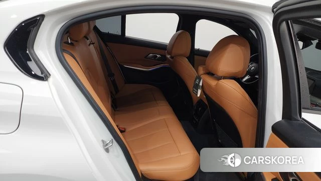 BMW 3 Series (G20) 2022 Белый из Кореи, фото 2