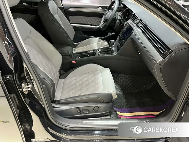 Volkswagen Magotan 2023 Черный из Китая, фото 2