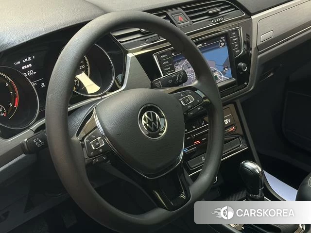 Volkswagen Touran L 2021 Белый из Китая, фото 2