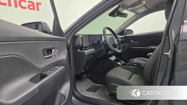 Hyundai Kona (SX2) 2024 Серебристо-серый из Кореи, фото 2
