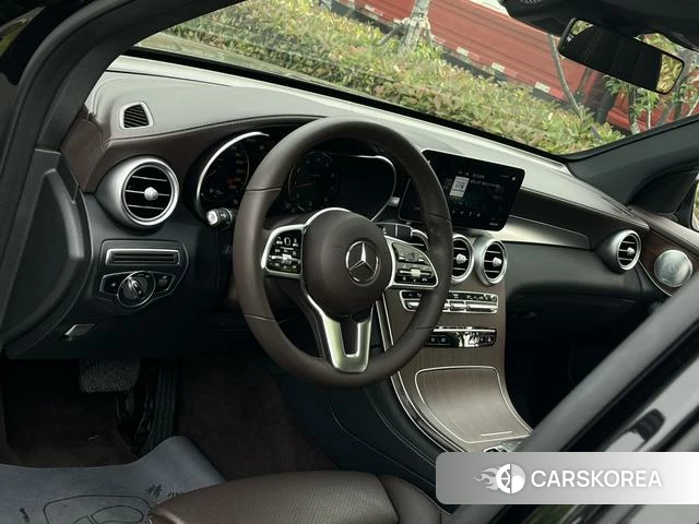 Mercedes-Benz GLC 2021 Черный из Китая, фото 2