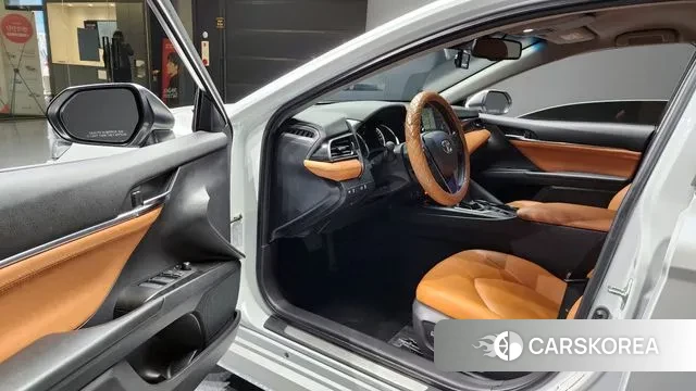 Toyota Camry (XV70) 2022 Белый из Кореи, фото 2