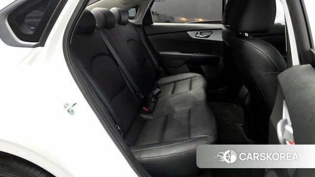 Kia The New K3 2nd generation 2022 Белый из Кореи, фото 2