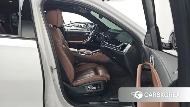 BMW X6 (G06) 2024 Белый из Кореи, фото 2