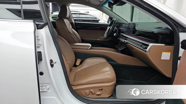 Hyundai Grandeur Hybrid (GN7) 2023 Белый из Кореи, фото 2