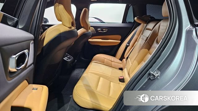 Volvo V60 Cross-Country 2nd Generation 2021 Серый из Кореи, фото 2