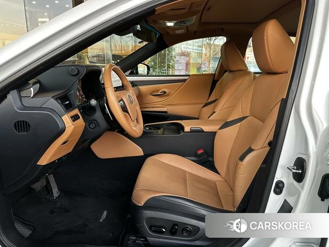 Lexus ES 2025 Белый из Китая, фото 2