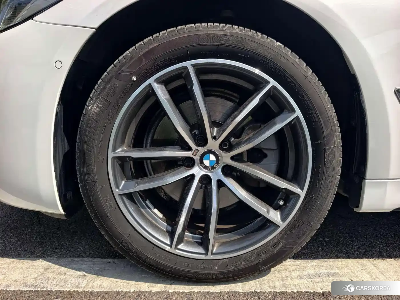 BMW 5 series 2023 Белый из Китая, фото 2