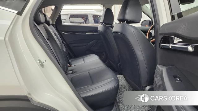 Kia Seltos 2022 Белый из Кореи, фото 2