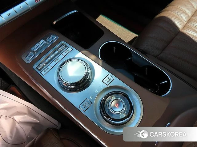 Genesis GV70 2022 Темно-зеленый из Кореи, фото 2