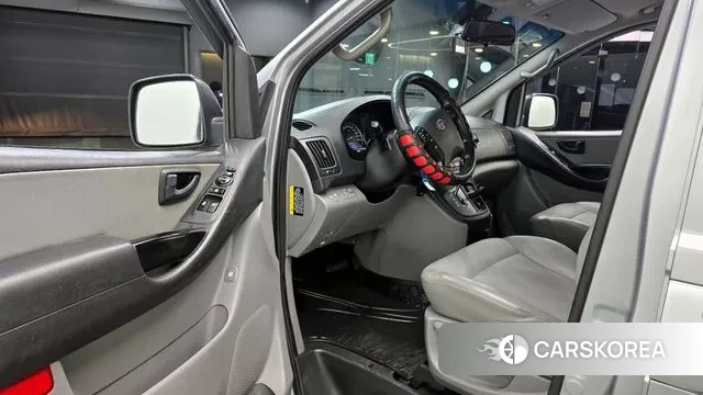 Hyundai The New Grand Starex 2018 Серебристо-серый из Кореи, фото 2