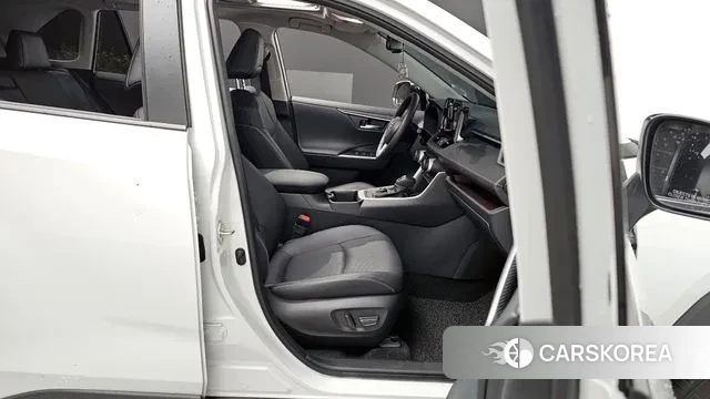 Toyota RAV4 5th Generation 2023 Белый из Кореи, фото 2