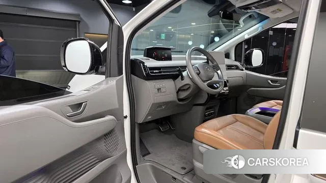 Hyundai Staria 2024 Белый из Кореи, фото 2