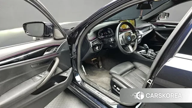 BMW 5 Series (G30) 2021 Черный из Кореи, фото 2