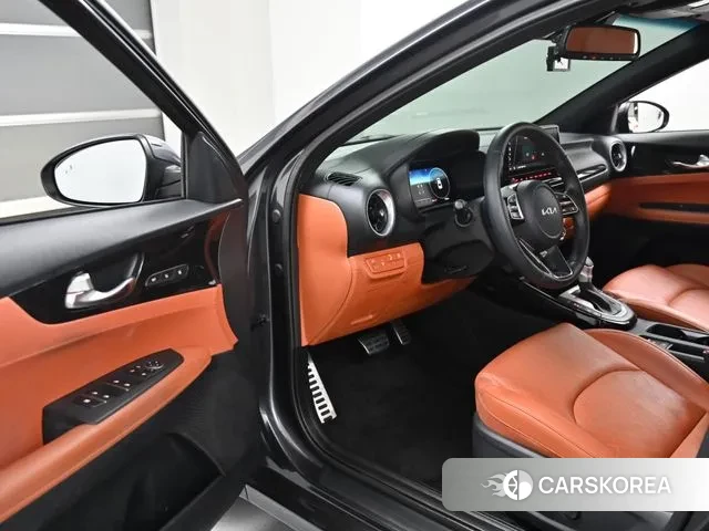 Kia The New K3 2nd generation 2022 Серый из Кореи, фото 2