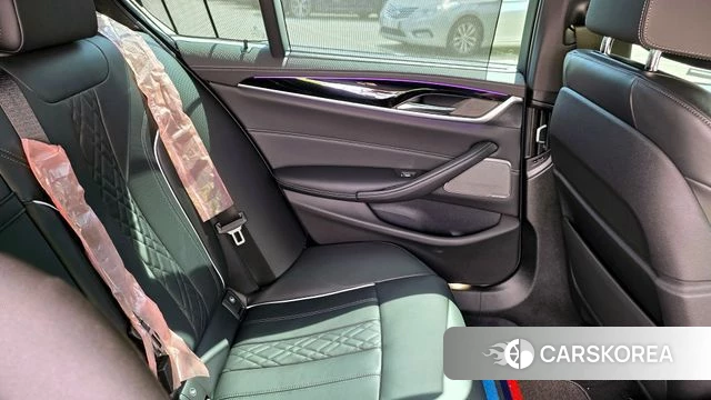 BMW 5 Series (G30) 2023 Черный из Кореи, фото 2