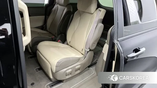 Kia Carnival 4th generation 2022 Черный из Кореи, фото 2