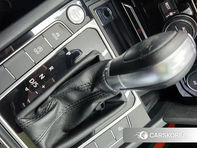 Volkswagen Passat GT (B8) 2018 Белый из Кореи, фото 2