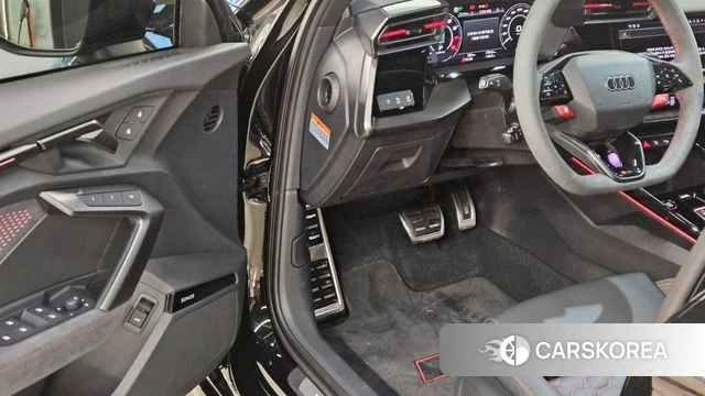 Audi RS3 (8Y) 2025 Черный из Кореи, фото 2